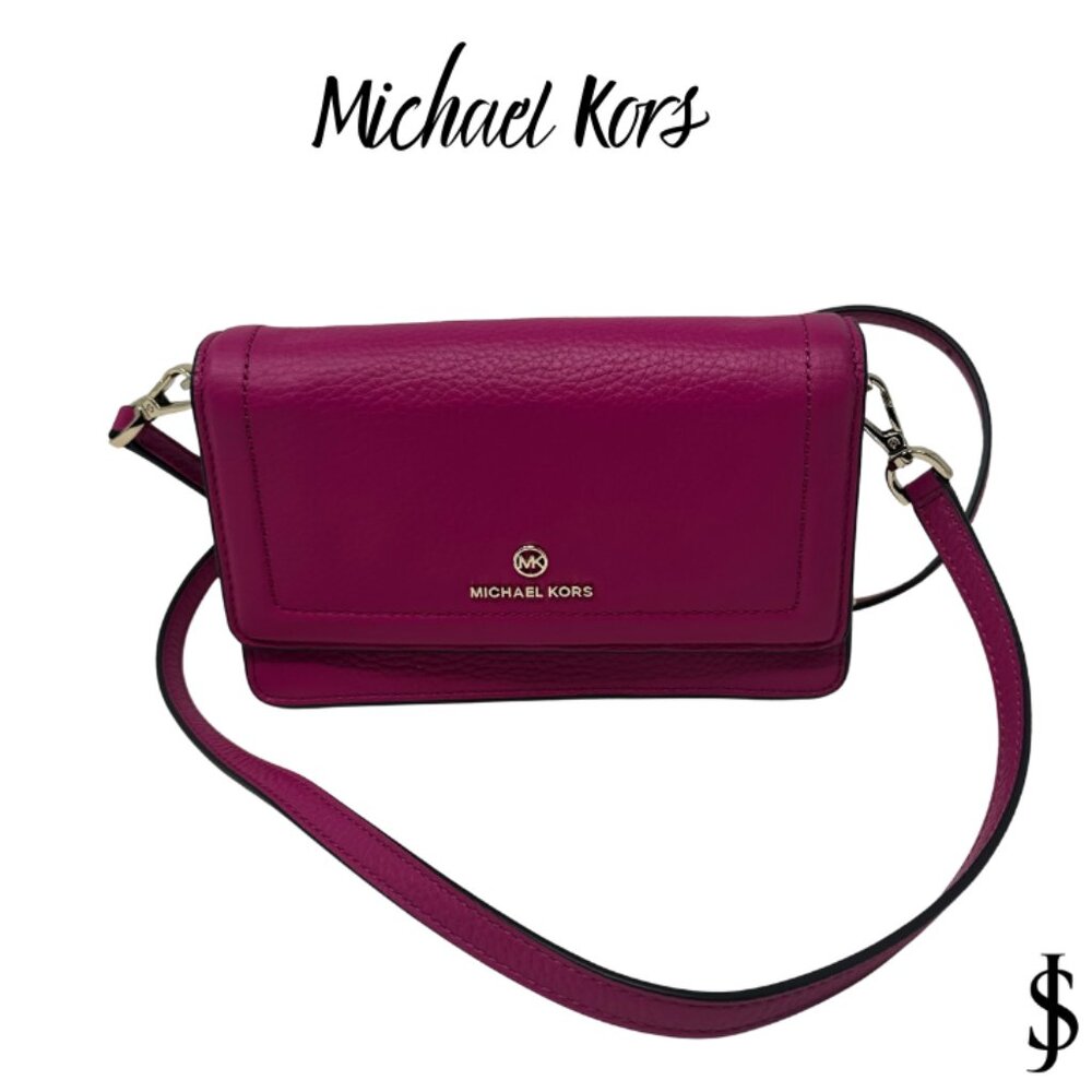 Jet Set Small Pebbled Leather Smartphone Convertible Crossbody Bag - Wild Berry